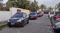 Polícia Civil conduz operação contra suspeita de milícia envolvendo guardas civis de Mongaguá - Imagem: Divulgação/ Polícia Civil
