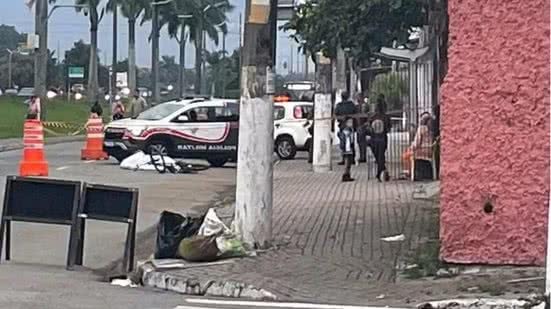 segundo suspeito conseguiu fugir e a ocorrência foi registrada como morte decorrente de intervenção policial - Imagem: Reprodução/ G1