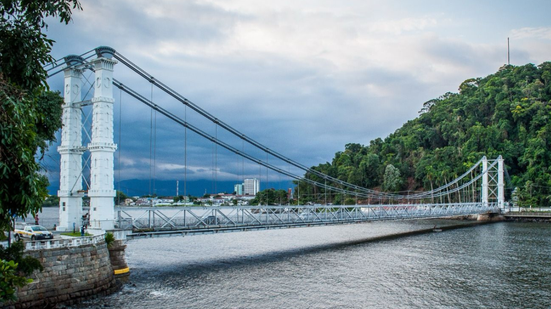 Obras na Ponte Pênsil mudam horários do trânsito na região - Imagem: Reprodução