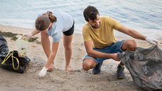 O festival busca aproximar a comunidade das riquezas naturais e culturais do Porto de Santos, com foco em sustentabilidade e inclusão social - Imagem: Freepik