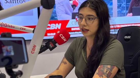 Eduarda Campopiano destaca a importância da lei para a proteção de menores em ambientes públicos, como escolas e hospitais - Foto: Rádio CBN Santos