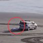 Polícia Civil inicia investigação para identificar a vítima e esclarecer as circunstâncias da morte na praia de São Vicente - Imagem: Redes Sociais