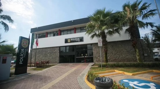 Mulher foi encontrada morta dentro de casa na véspera de Natal. - Imagem: Prefeitura de Praia Grande