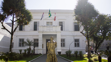 Impasse sobre benefício alimentício dos servidores de São Vicente segue sem definição - Imagem: Reprodução | Prefeitura de SV