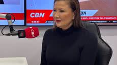 Raquel questiona a relevância do vereador e destaca outros parlamentares que admira durante a entrevista - Foto: Rádio CBN Santos