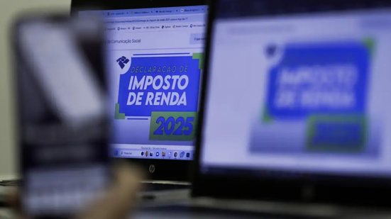 Contribuintes devem se preparar para a declaração do imposto de renda até o dia 30 de maio - Imagem: Reprodução / Joédson Alves / Agência Brasil