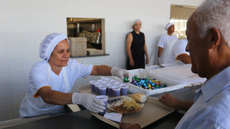 Refeições acessíveis garantem segurança alimentar para moradores do Guarujá em 2025 - Imagem: Reprodução