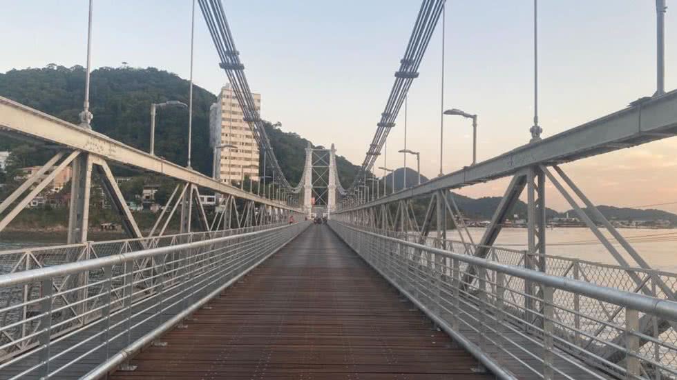 Alterações no funcionamento da Ponte Pênsil de 14 a 16 de julho devido a obras na região. Motoristas devem estar atentos aos novos horários - Foto: Reprodução/ SEMIL/ SP