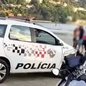 Suspeito foi imobilizado por PM aposentado após tentativa de assalto na Praia da Enseada, em Guarujá - Imagem: Reprodução/Acontece no Guarujá