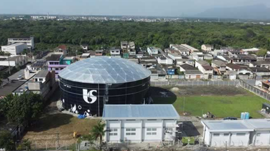 Segundo a companhia, a falta de ligação contribui para o despejo irregular de esgoto. - Imagem: Reprodução