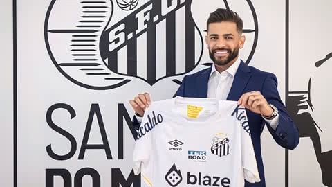 O jogador de 34 anos, firmou contrato até o fim do Campeonato Brasileiro deste ano - Imagem: Instagram