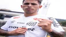 Christian Oliva é anunciado como novo reforço do Santos para as próximas três temporadas - Imagem: Divulgação/Santos FC