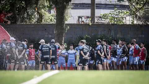 Elenco do Santos reunido antes de iniciar os treinos no CT Rei Pelé - Imagem:Santos FC