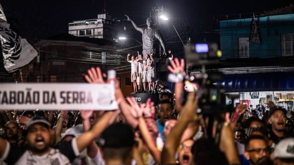 Jogo ocorre pela terceira fase da Copinha - Imagem: Instagram/ @santosfc