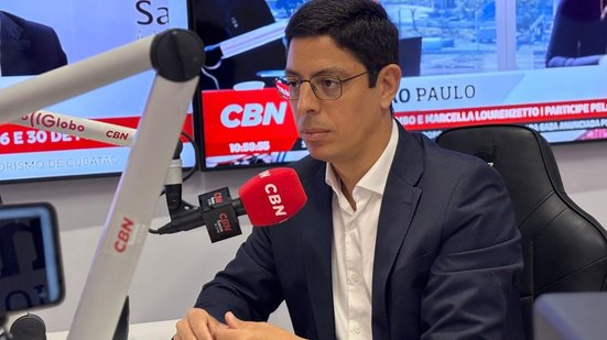 Entrevista com Fabrício Lopes revela os esforços para restaurar a autoestima e a imagem de Cubatão após anos de desafios - Foto: Rádio CBN Santos