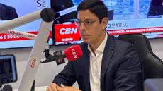 Entrevista com Fabrício Lopes revela os esforços para restaurar a autoestima e a imagem de Cubatão após anos de desafios - Foto: Rádio CBN Santos