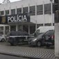 Ocorrência foi registrada na Delegacia Sede de São Vicente, onde a suspeita teve a prisão mantida após audiência de custódia - Imagem: Reprodução/TV Tribuna