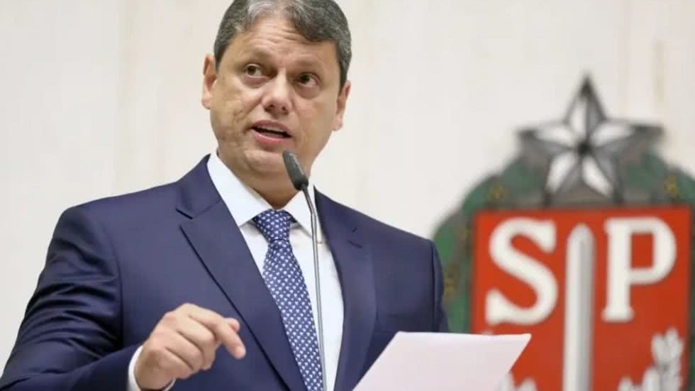 Decisão do governador Tarcísio de Freitas garante que moradores de Itariri, Pedro de Toledo e Peruíbe não pagarão pedágio - Foto: Marco Galvão/ Agência Brasil