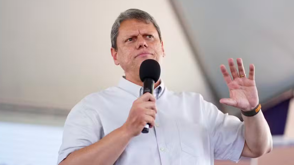 Governador Tarcísio de Freitas anuncia recursos para impulsionar desenvolvimento no litoral de SP - Imagem: Sérgio Barzaghi / Governo do Estado de SP