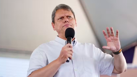 Governador Tarcísio de Freitas anuncia recursos para impulsionar desenvolvimento no litoral de SP - Imagem: Sérgio Barzaghi / Governo do Estado de SP