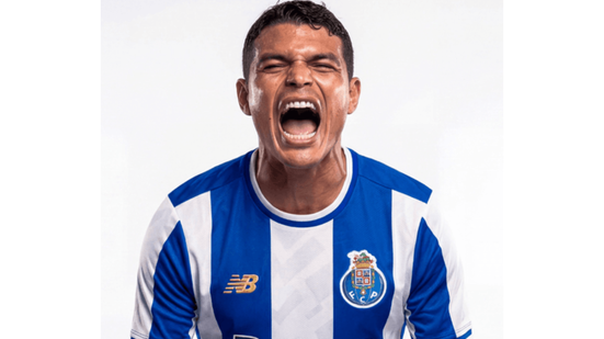 Revelado no futebol brasileiro e com longa trajetória no cenário europeu. - Imagem: Porto