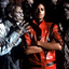 Fãs recriam coreografia de “Thriller” em homenagem a Michael Jackson em ação cultural aberta ao público em São Vicente - Imagem: Reprodução