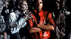 Fãs recriam coreografia de “Thriller” em homenagem a Michael Jackson em ação cultural aberta ao público em São Vicente - Imagem: Reprodução