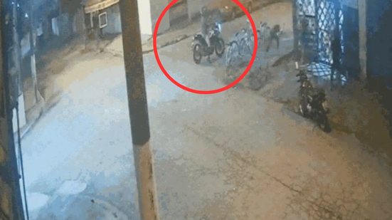 Câmeras de segurança ajudam polícia a identificar atirador em São Vicente após tiroteio - Imagem: Reprodução