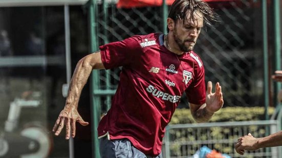 Rafael Tolói treinando - Divulgação/São Paulo