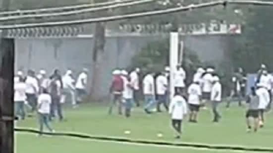Após o retorno à Série A, Santos ocupa a penúltima posição e enfrenta pressão dos torcedores por desempenho no campeonato - Imagem: Reprodução/ GE