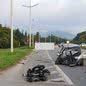 Acidente aconteceu após o carro invadir a pista contrária, levando à colisão frontal com a Yamaha Fazer do motociclista - Imagem: Reprodução/ Artesp