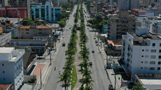 Guarujá avalia faixas para motos para aumentar segurança no trânsito - Imagem: Reproduçãoi