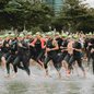 Atletas participam de prova do Troféu Brasil de Triathlon na orla de Santos, que abre a temporada 2026 celebrando 35 anos do circuito - Imagem: Divulgação