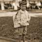 Um vendedor de jornais (1910), foto de Lewis Wickes Hine - Imagem: Divulgação