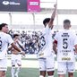 Partida marcada por falhas defensivas termina em 2 a 2, mantendo Santos fora da zona de rebaixamento - Foto: Raul Baretta / Santos FC