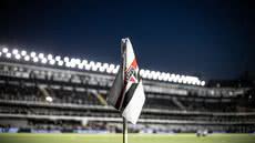 Bandeira de escanteio do São Paulo - Foto: Abner Dourado/AGIF