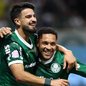 Flaco López e Vitor Roque comemoram grande fase do Palmeiras - Imagem: Repodução/ÉGol