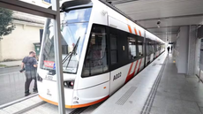 O VLT possui 8 quilômetros de extensão e conta com 12 estações. - Imagem: Reprodução