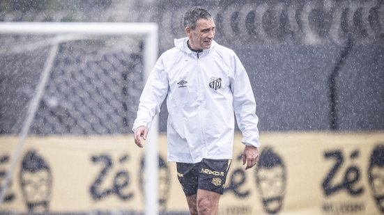 Técnico Vojvoda Intensifica treinos para o Clássico - Foto: Raul Baretta/ Santos FC