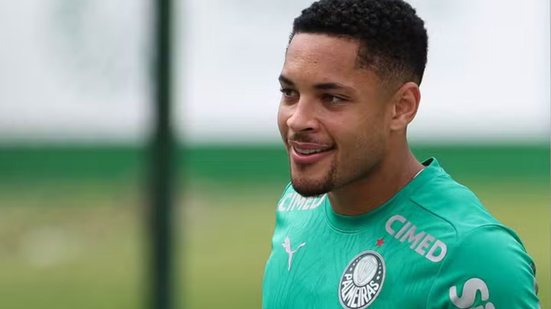 Vitor Roque em treino do Palmeiras - Foto: Cesar Greco / Palmeiras