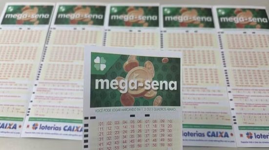 Aposta registrada em uma lotérica do bairro Cidade Ocian, em Praia Grande, acertou cinco dezenas da Mega-Sena e garantiu prêmio de R$ 30.910,50 no concurso 3.021 - Imagem: Millena Sartori/g1