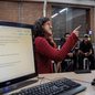 A Escola Popular de Cinema Glauber Rocha foi inaugurada no Dique da Vila Gilda, em Santos, e oferecerá cursos gratuitos de audiovisual para moradores das periferias da Baixada Santista - Imagem: Divulgação