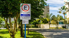 Estacionamento rotativo será implantado em áreas de maior fluxo de veículos em Bertioga durante o verão. - Imagem: Reprodução