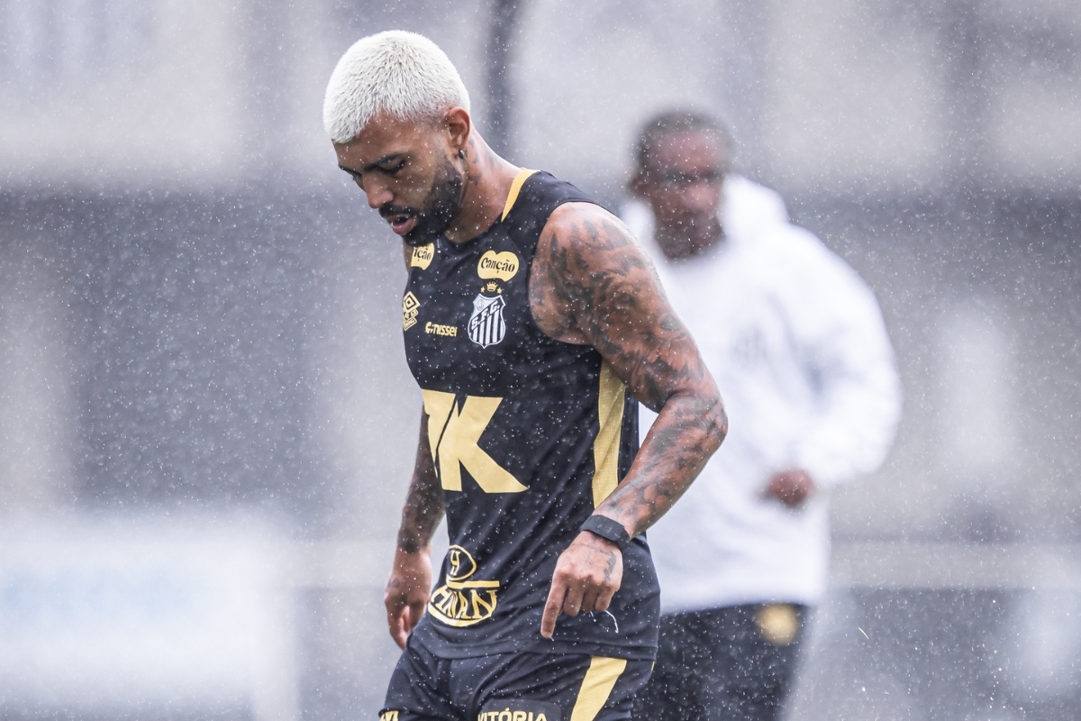 Gabigol nos treinos para a preparação da estreia - Foto: Raul Baretta / Santos FC
