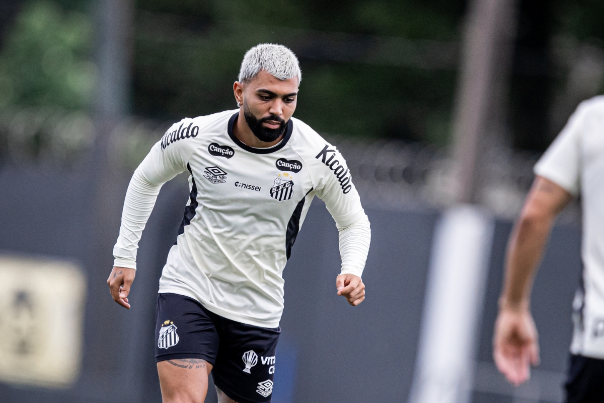Gabriel Barbosa no treino na última quarta-feira (21) - Foto: Raul Baretta / Santos FC