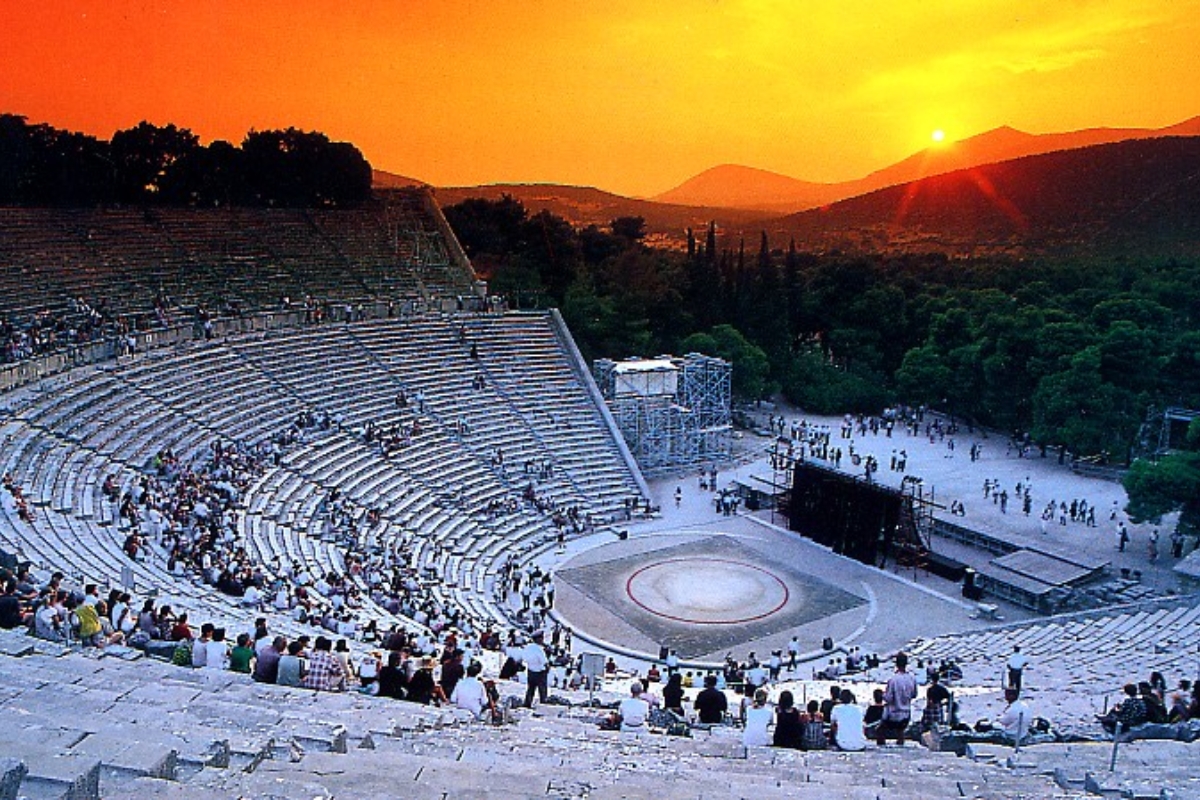 Teatro de Epidauro, Grécia: espetáculo e olhar coletivo