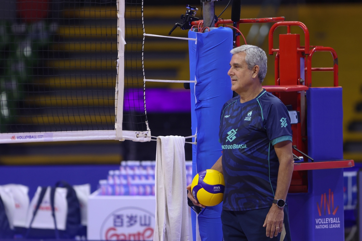 Zé Roberto define lista para a primeira partida da VNL contra a Holanda - Foto: CBV