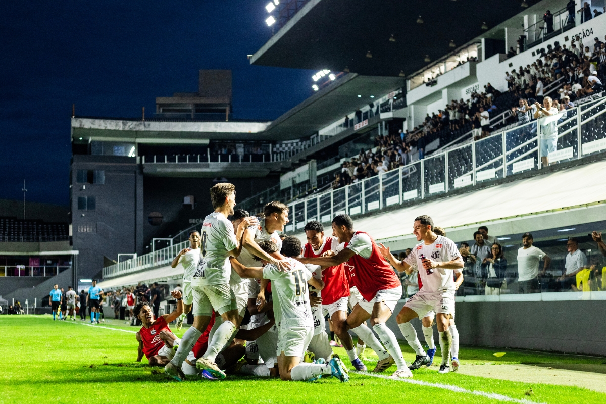 Comemoração dos Meninos da Vila - Foto: Reinaldo Campos / Santos FC
