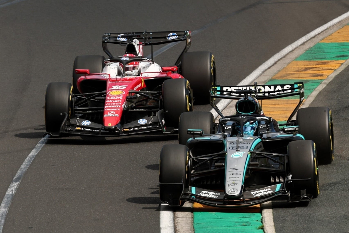 Leclerc e Russel disputaram a liderança em boa parte da corrida - Foto|: REUTERS/Mark Peterson