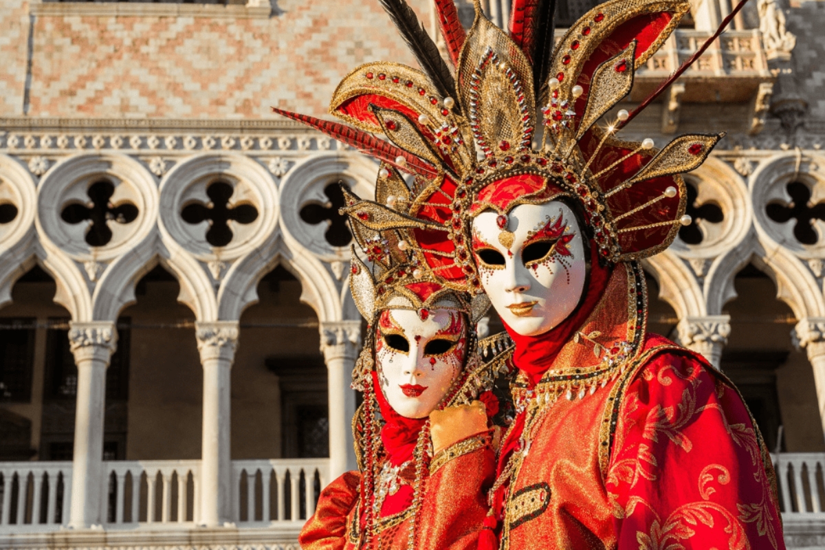 Veneza, onde o anonimato dissolvia identidades e criava fascínio